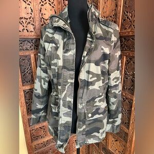 Love Tree Green Camouflage Utility Jacket